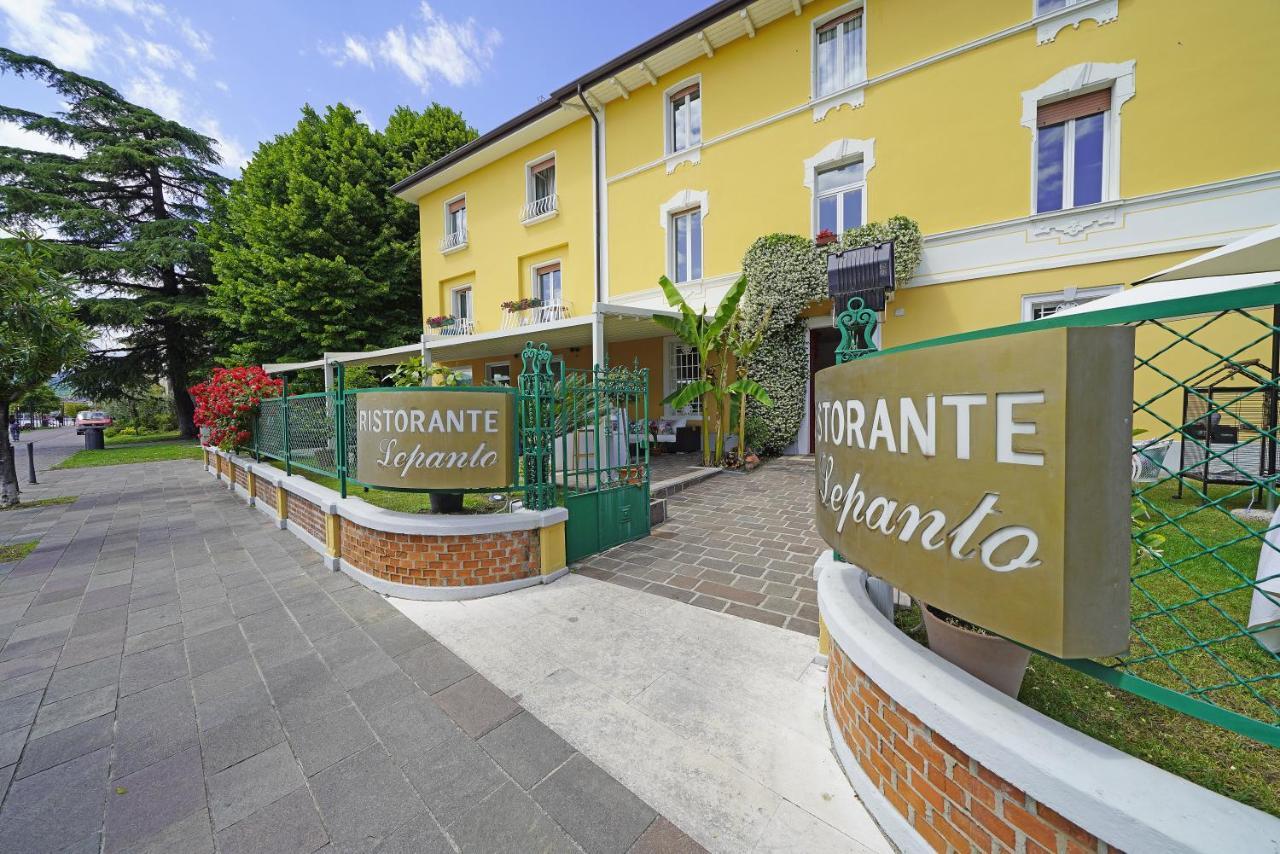 Hotel Ristorante Lepanto Salò Buitenkant foto